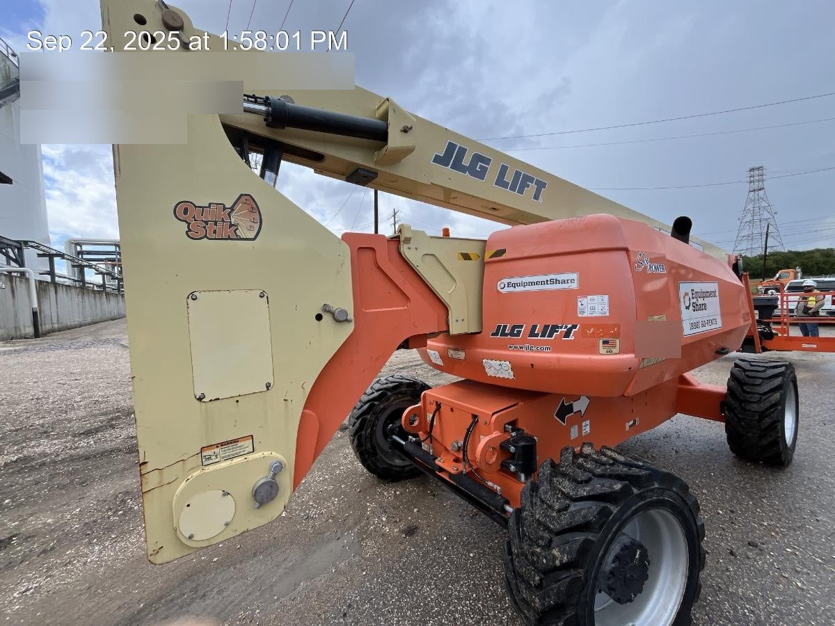 2019 JLG 800AJ