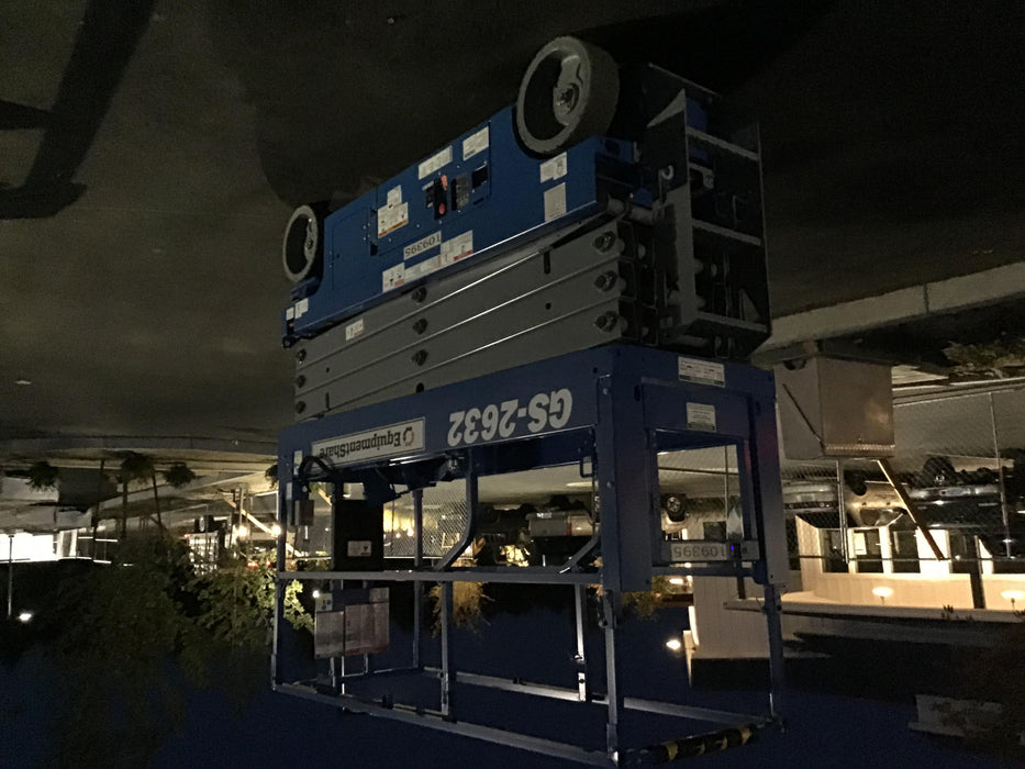 2020 Genie GS-2632 Solid NM Tires, Folding Rails with Half-Height Swing Gate, Beacon, 800W Invertor