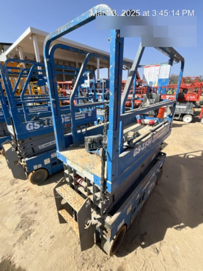 2019 Genie GS-1930 Fixed Rails with Chain Entry