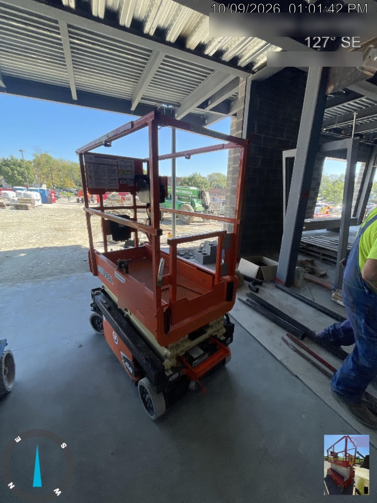 2022 JLG ES1330L