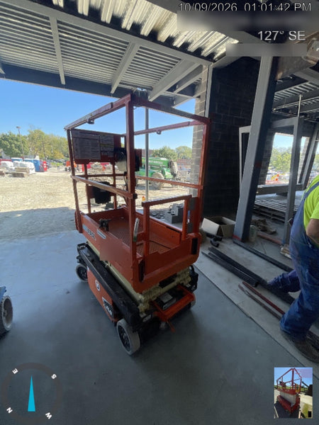 2022 JLG ES1330L