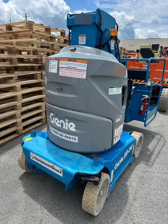 2020 GENIE GR-26J