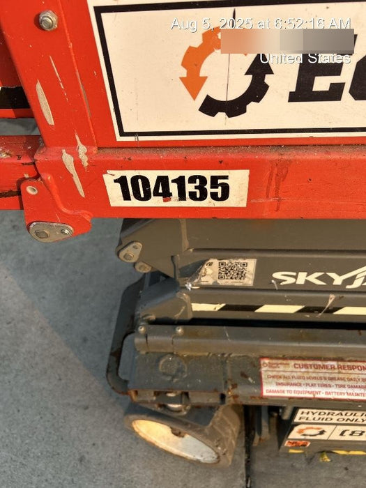 2020 Skyjack SJIII-3219 Solid NM Tires, Half height spring hinged entry gate, Dual Beacons, 800W Inverter