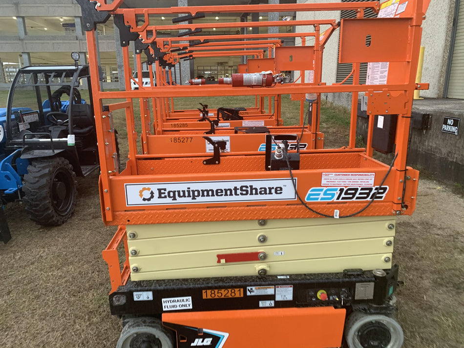 2021 JLG ES1932