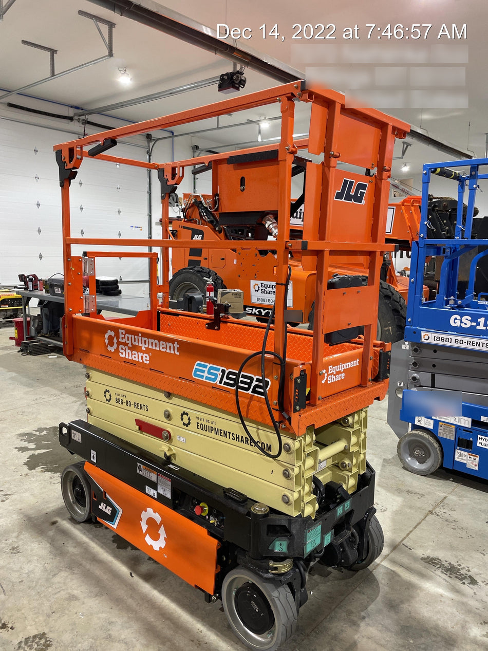 2022 JLG ES1932