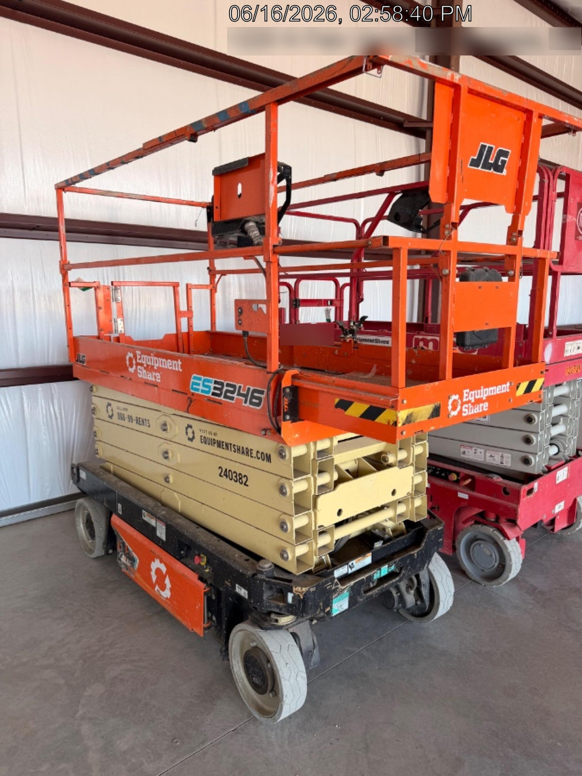 2022 JLG ES3246