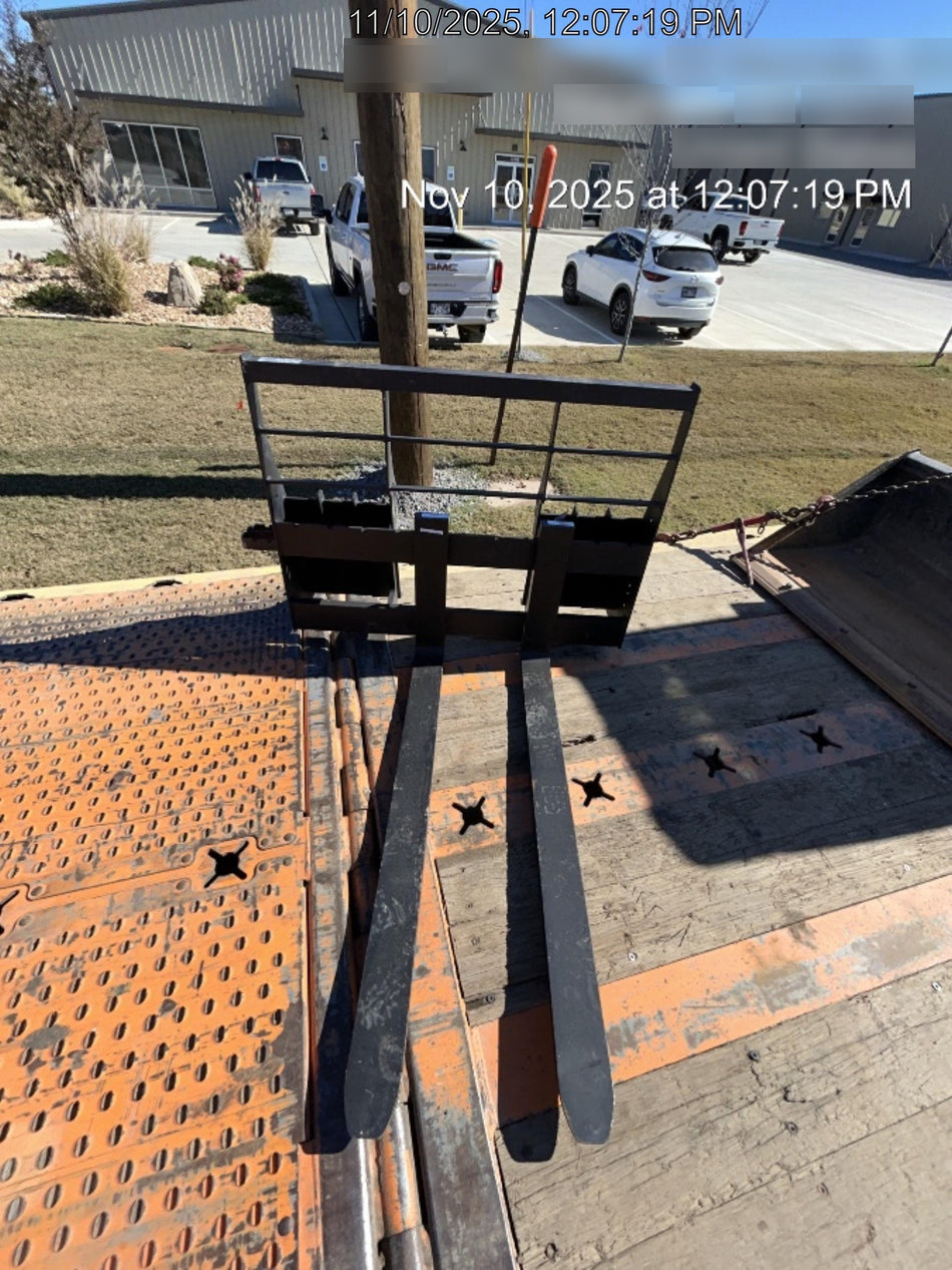 2025 ARROW MATERIAL HANDLING 48" Pallet Forks - Arrow