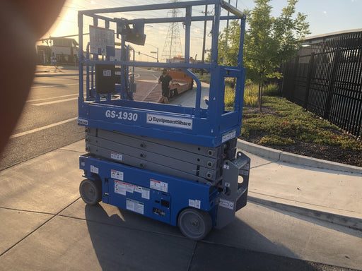 2020 Genie GS-1930 Solid Non Marking Tires, Beacon, Folding rails with half height swing gate, 800W Inverter