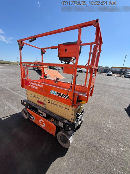 2022 JLG ES1932