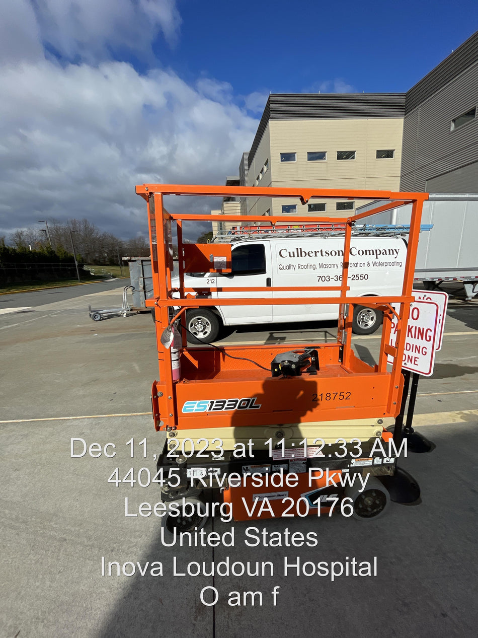2022 JLG ES1330L