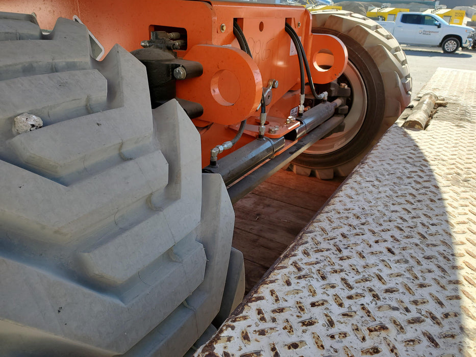 2019 JLG 860SJ
