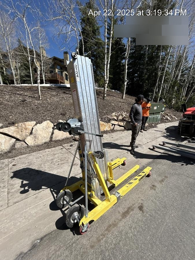 2023 GENIE SLC-24