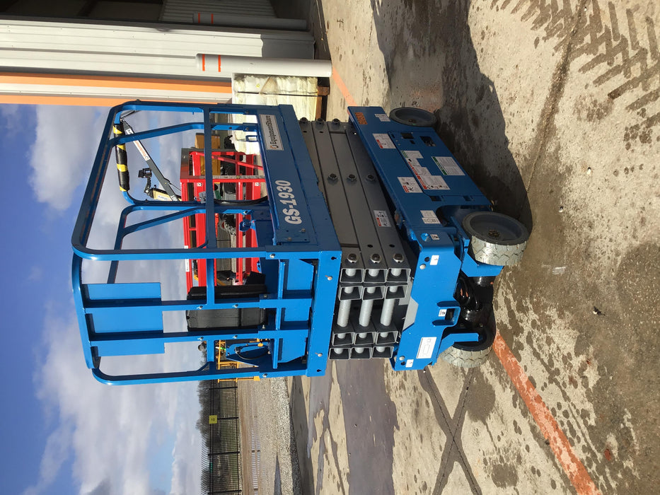 2019 Genie GS-1930 Fixed Rails with Chain Entry