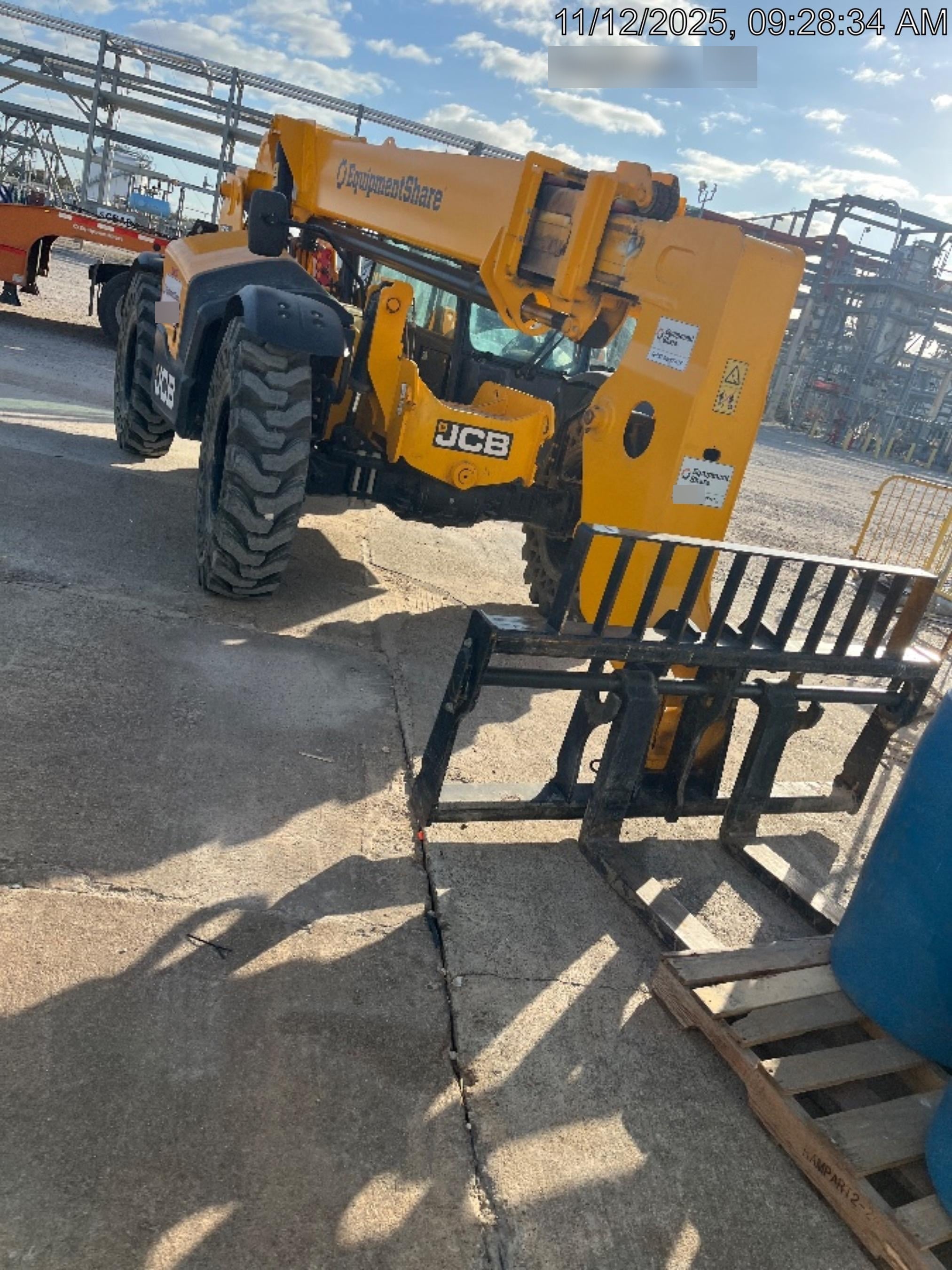 2023 JCB 509-42