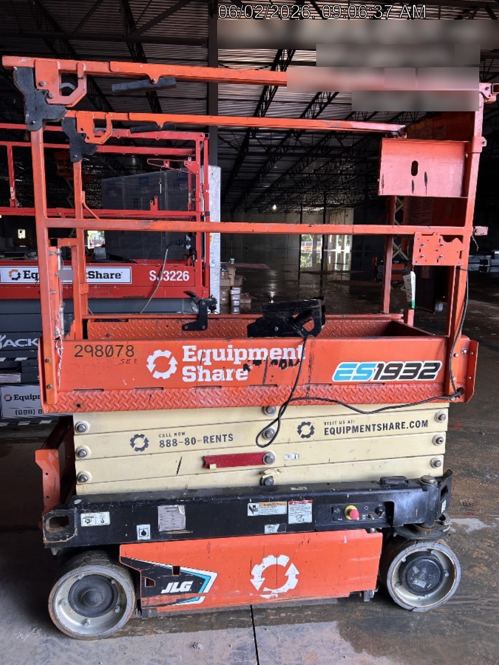 2023 JLG ES1932
