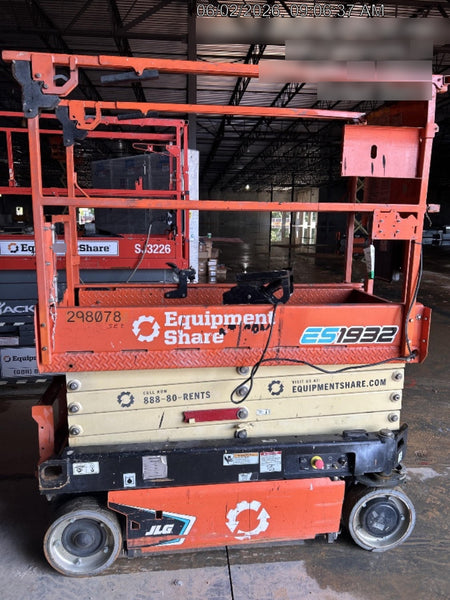 2023 JLG ES1932