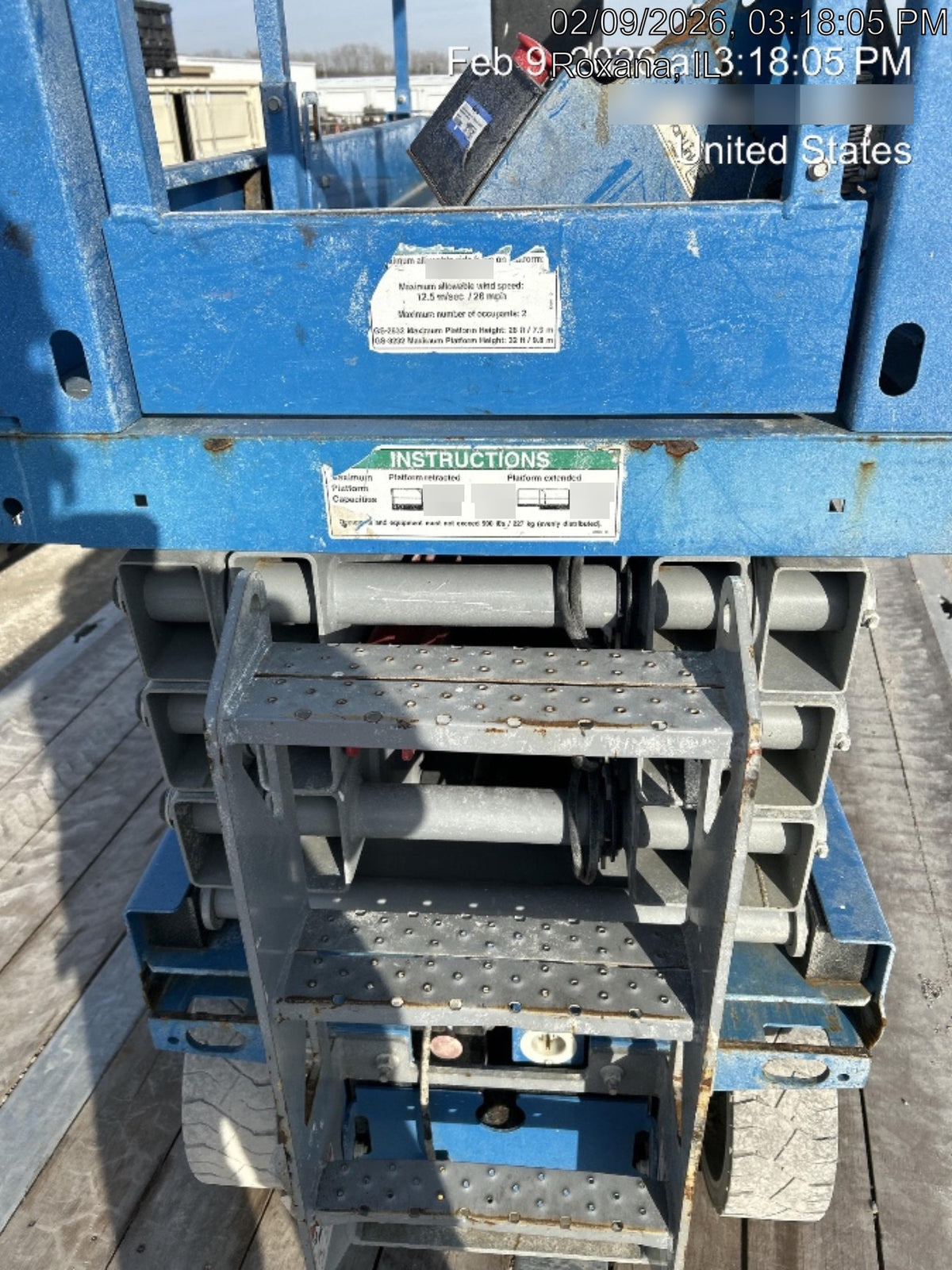 2019 Genie GS-2632 Folding rails with half height swing gate