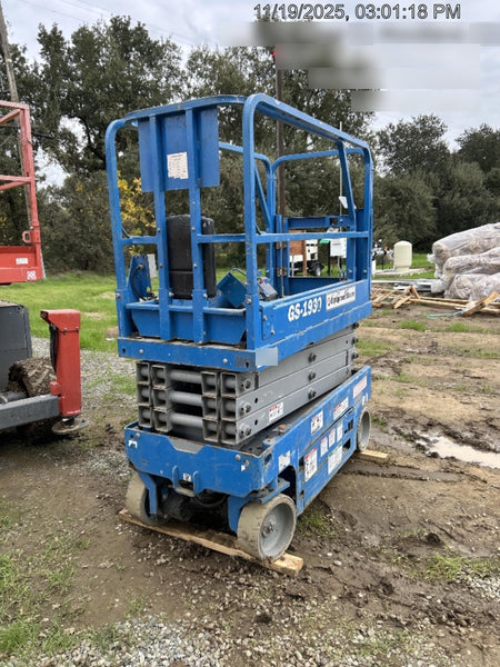 2019 Genie GS-1930 Half Height Swing Gate, 800W Inverter
