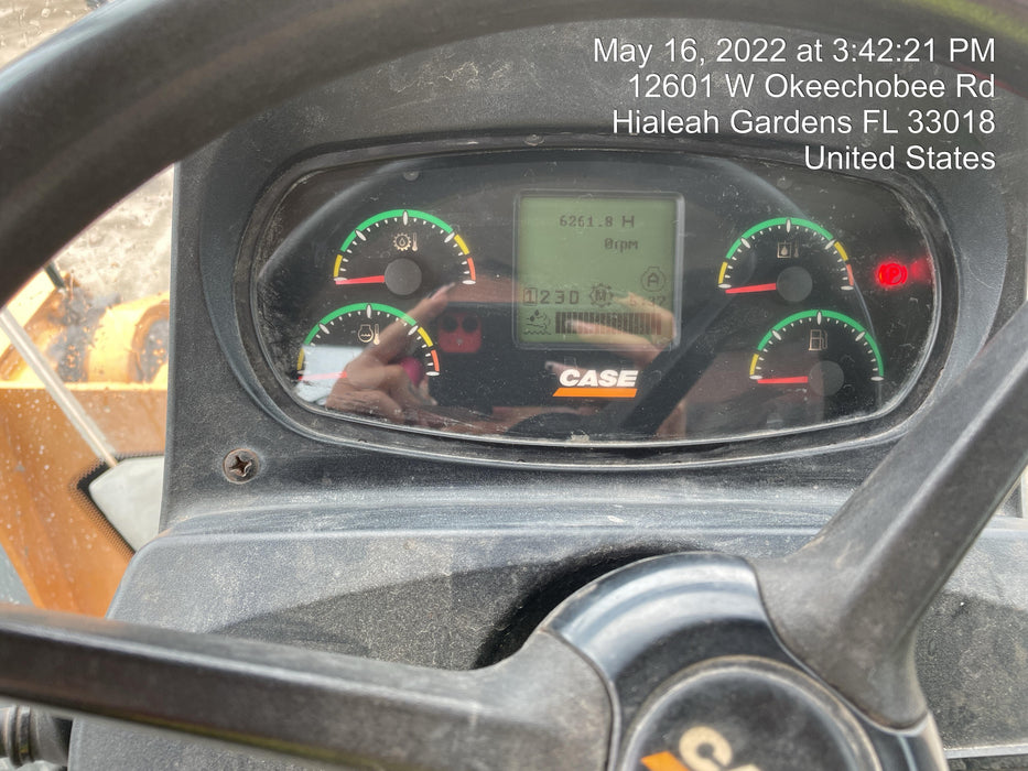 2016 Case 721F CLOSED CAB, JRB 416 STYLE HYD COUPLER