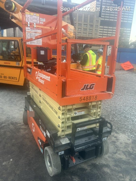 2025 JLG ES1932