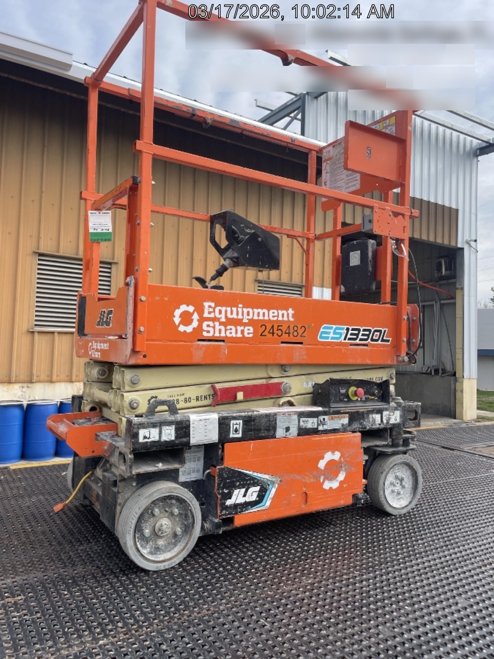 2022 JLG ES1330L