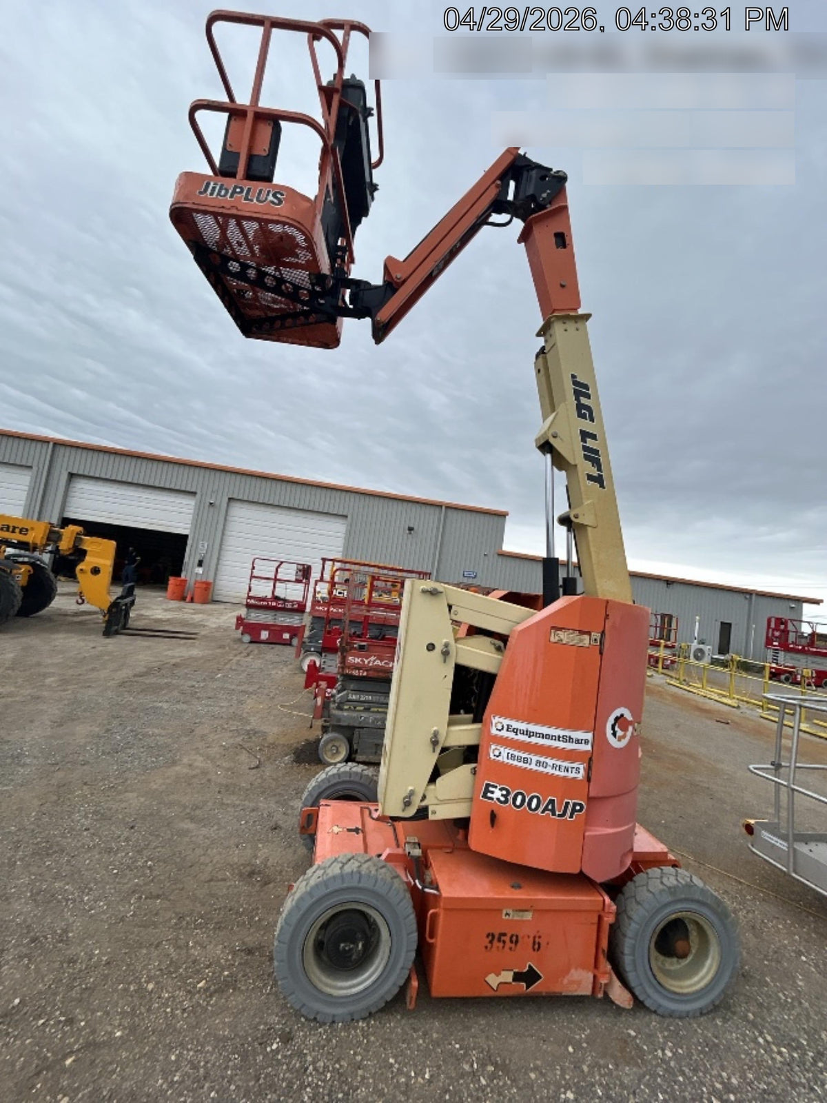 2018 JLG E300AJP