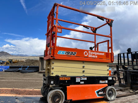 2022 JLG ES1932