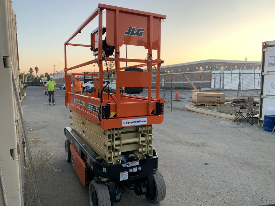 2022 JLG ES2632