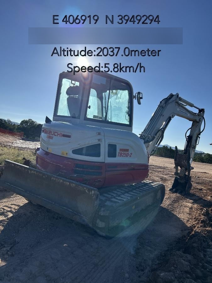 2021 TAKEUCHI TB250-2C