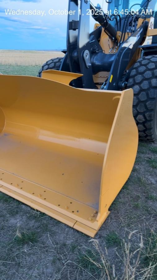 2025 JOHN DEERE 2.75 cu yd Wheel Loader Bucket - John Deere