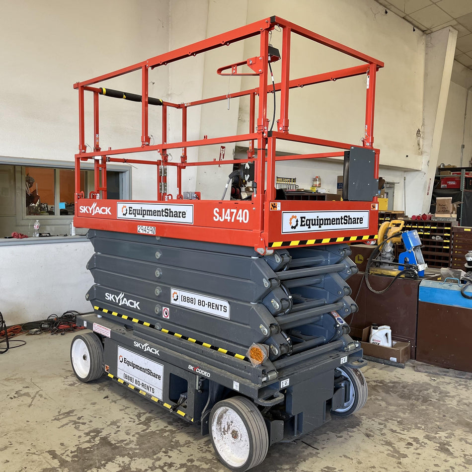 2023 SKYJACK SJ4740