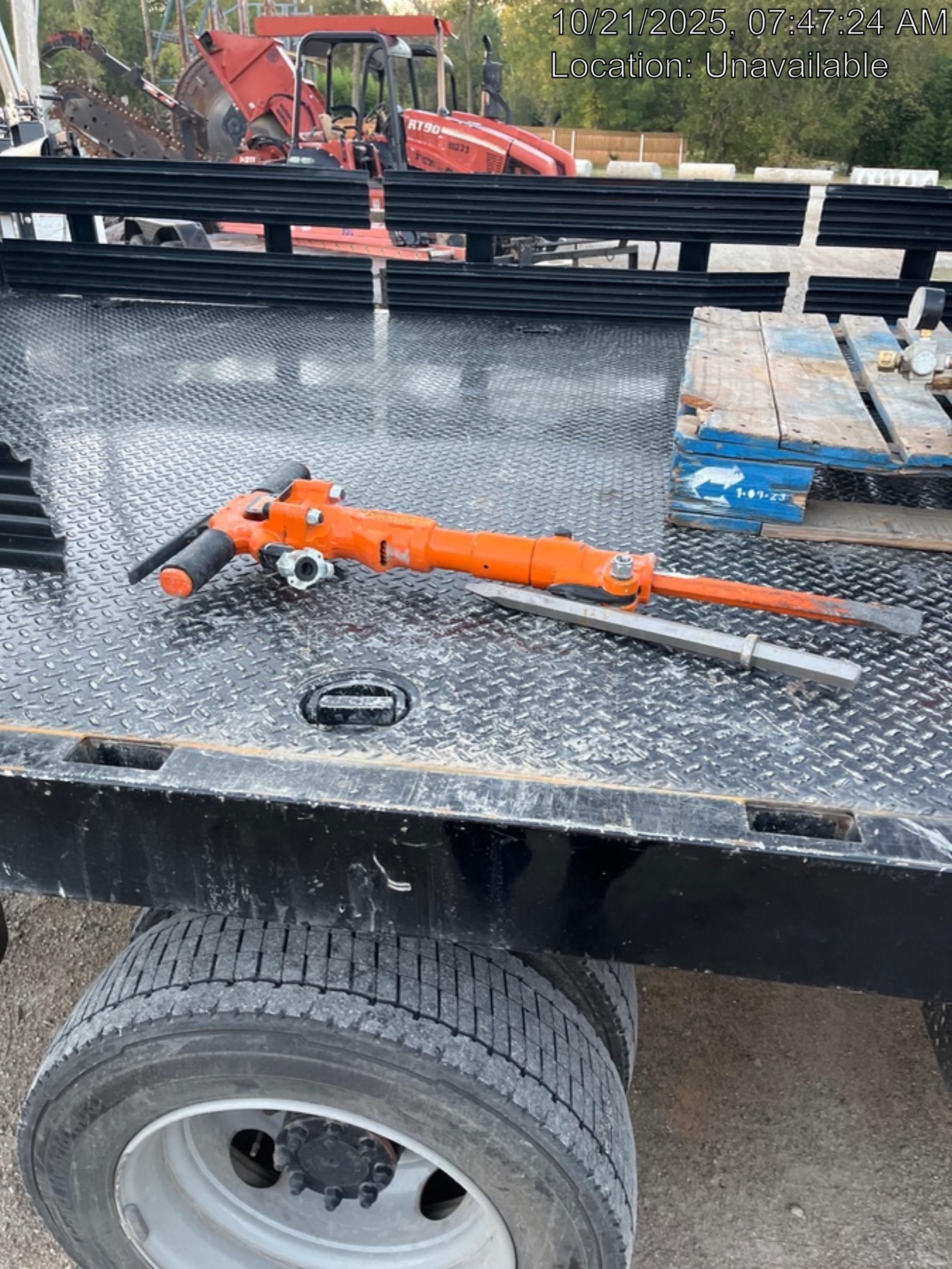 2023 MICHIGAN PNEUMATIC ES-TPB30-1-TRACKER