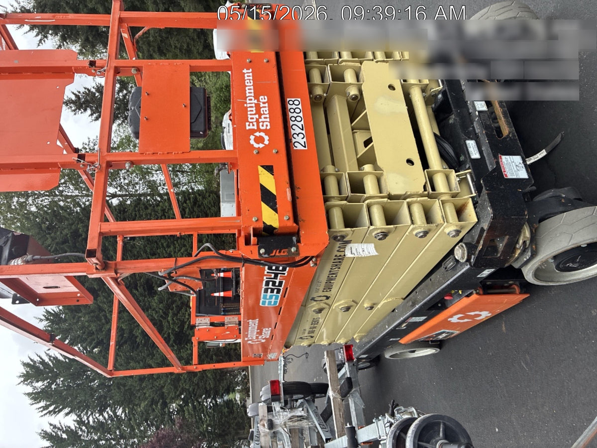 2022 JLG ES3246