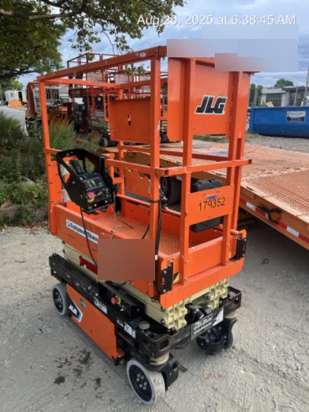 2021 JLG ES1330L