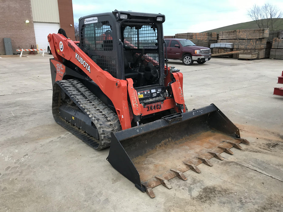 2019 Kubota SVL95-2S Cab/Heat/Air, Standard Tracks, Standard Flow, Hydraulic QC 80" HD w/ Smooth Cutting Edge