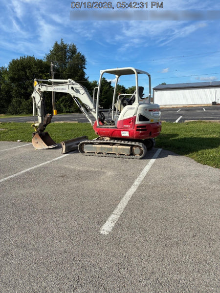2022 TAKEUCHI TB235-2R