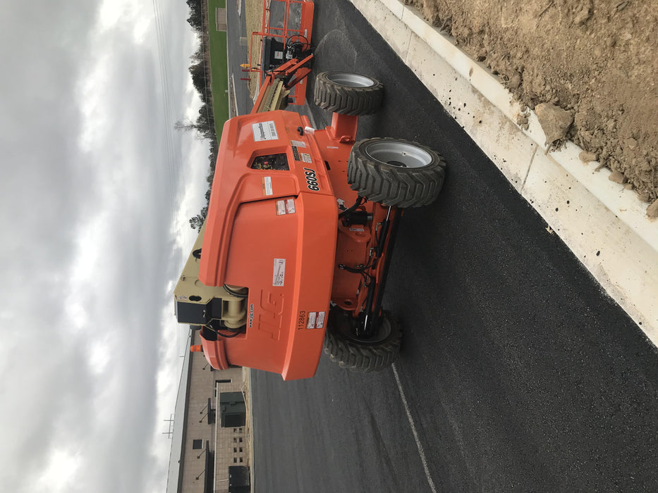2020 JLG 660SJ