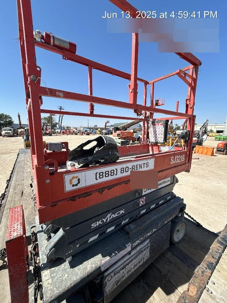 2020 Skyjack SJIII-3219 Solid NM Tires, Half height spring hinged entry gate, Dual Beacons, 800W Inverter