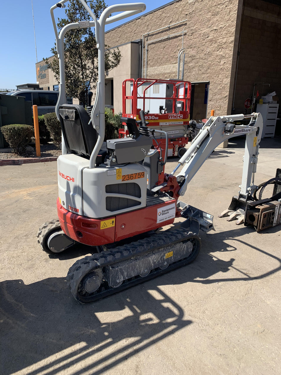 2022 TAKEUCHI TB210R