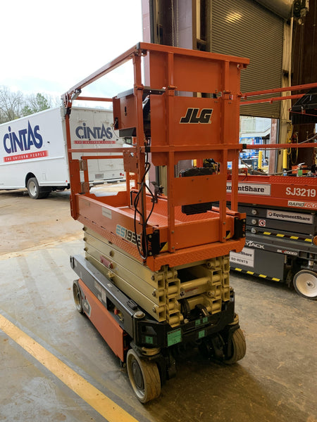 2021 JLG ES1932