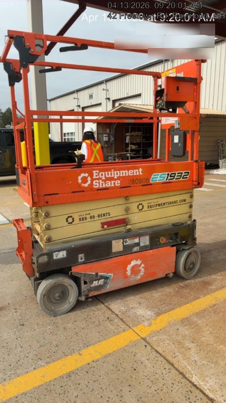 2022 JLG ES1932