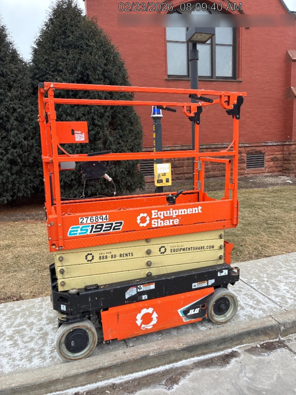 2022 JLG ES1932