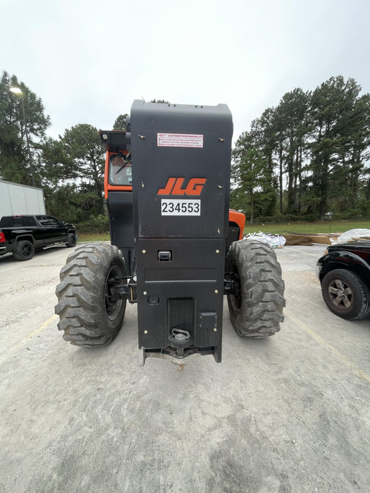 2022 JLG 1075