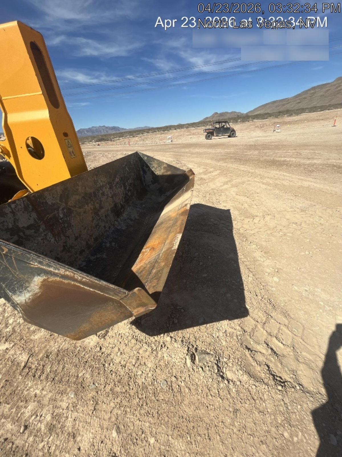 2022 JLG 1001100823