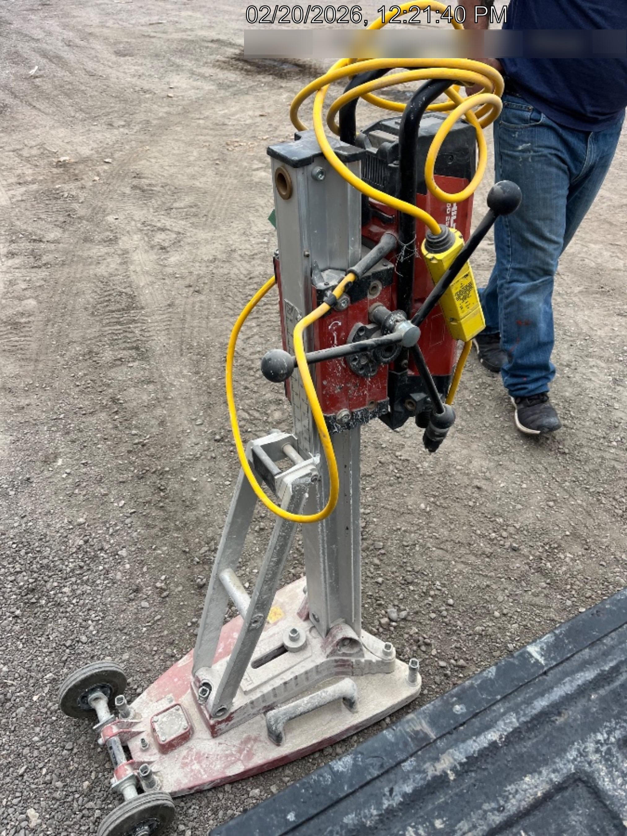 2022 HILTI DD250E