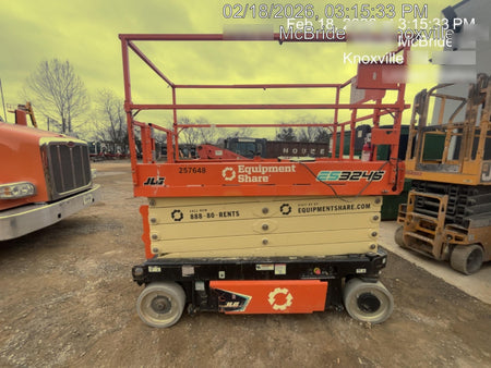 2022 JLG ES3246