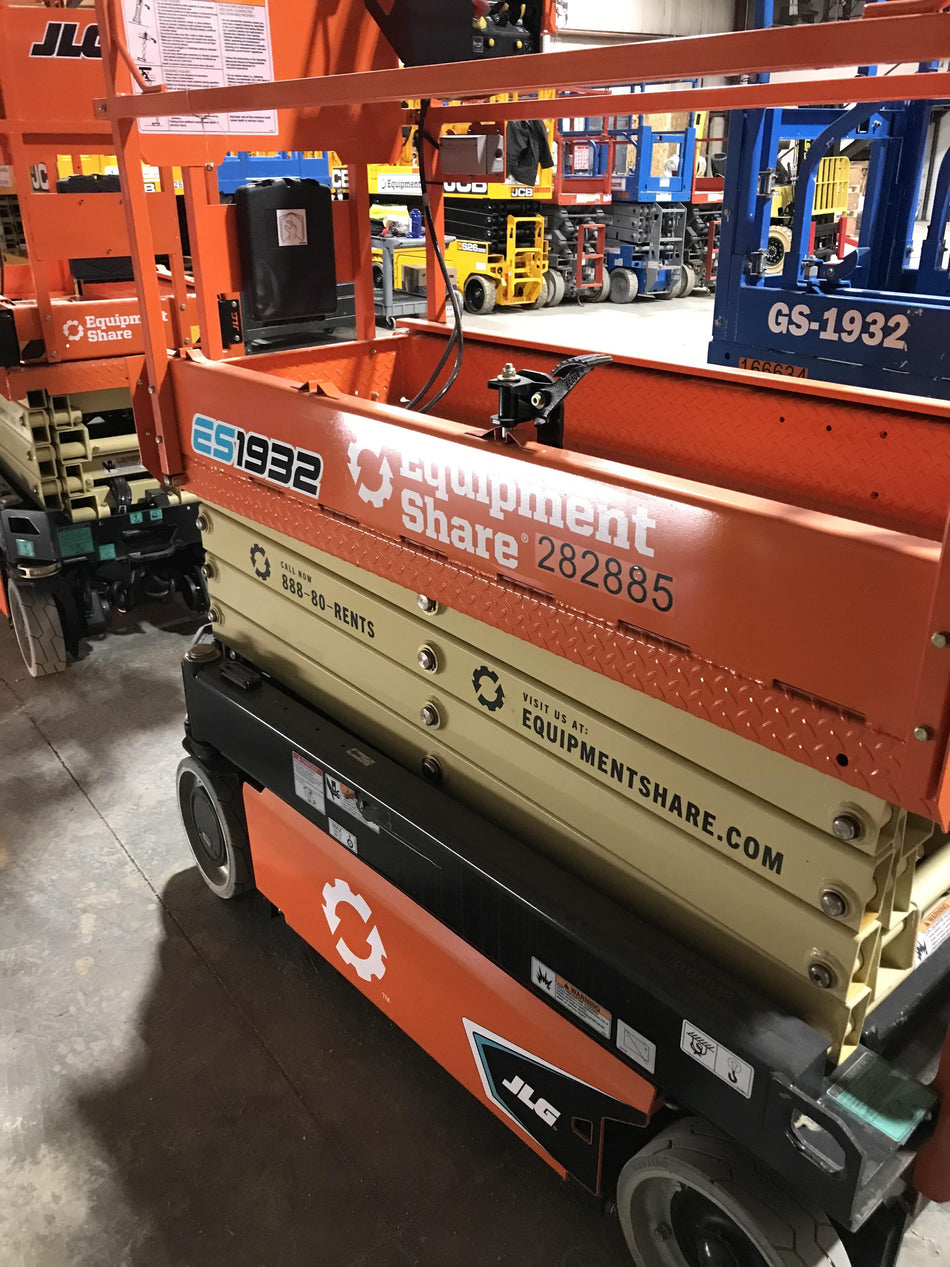 2022 JLG ES1932