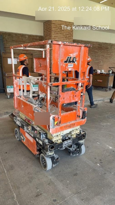 2021 JLG ES1330L