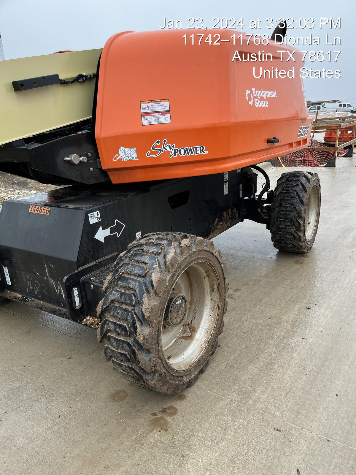2023 JLG 600S
