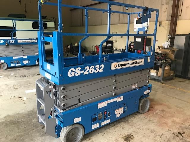 2019 Genie GS-2632 Folding rails with half height swing gate